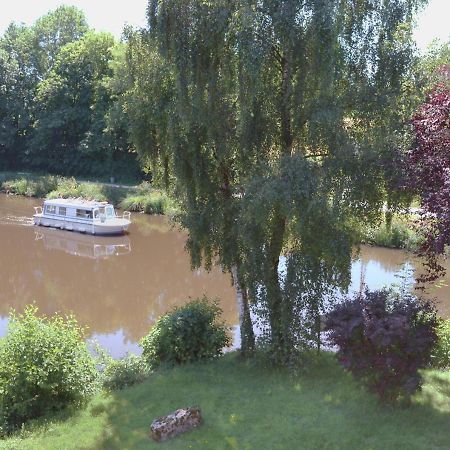 Bed and Breakfast Le Moulin Du Mottay Évran Exterior foto