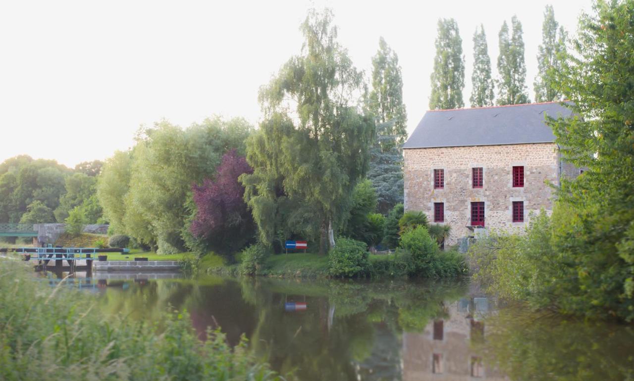 Bed and Breakfast Le Moulin Du Mottay Évran Exterior foto